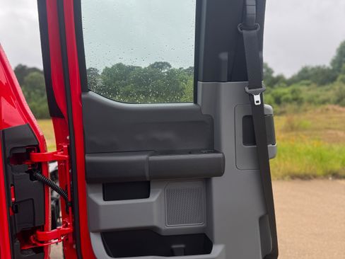 New 2025 Ford F550 4x4 Supercab Super Duty image 68