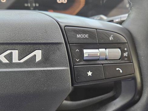 Used 2026 Kia Sportage EX FWD image 25