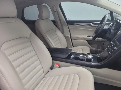 Used 2019 Ford Fusion SEL image 21