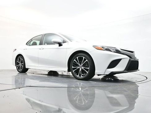 Used 2019 Toyota Camry L image 39