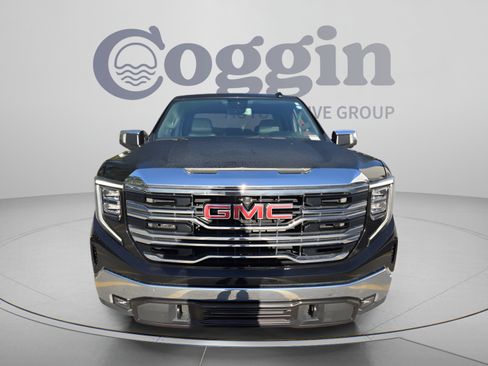 Used 2025 GMC Sierra 1500 SLT RWD image 8