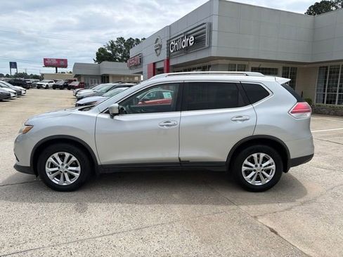 Used 2015 Nissan Rogue SV w/ SV Premium Package FWD image 1