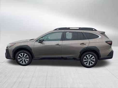 Used 2024 Subaru Outback Premium AWD/4WD image 4