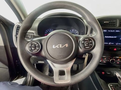 Used 2022 Kia Soul LX FWD image 12
