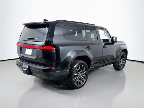 Certified 2026 Lexus GX 550 AWD/4WD image 5