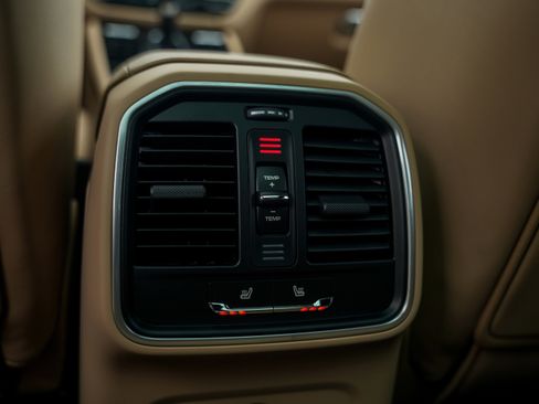 New 2026 Porsche Macan image 27