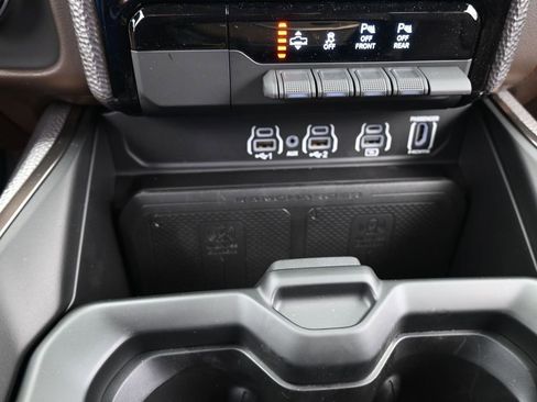 Used 2025 RAM 1500 Limited image 22
