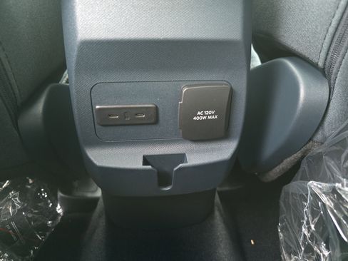 New 2025 Ford Maverick XLT w/ XLT Luxury Package image 17