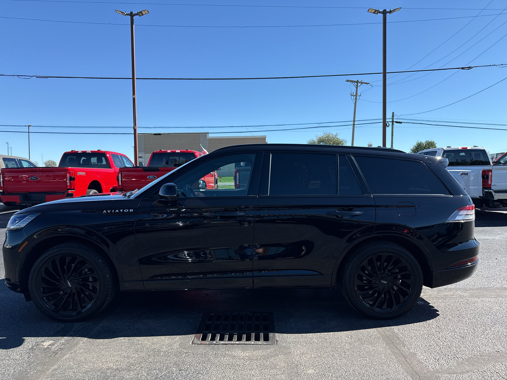Used 2025 Lincoln Aviator Reserve w/ Equipment Group 201A AWD/4WD image 5