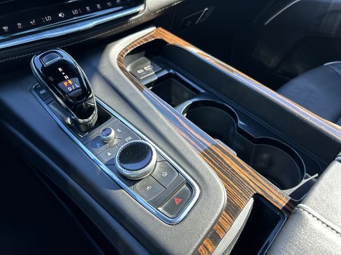 Used 2023 Cadillac Escalade ESV Premium Luxury image 26