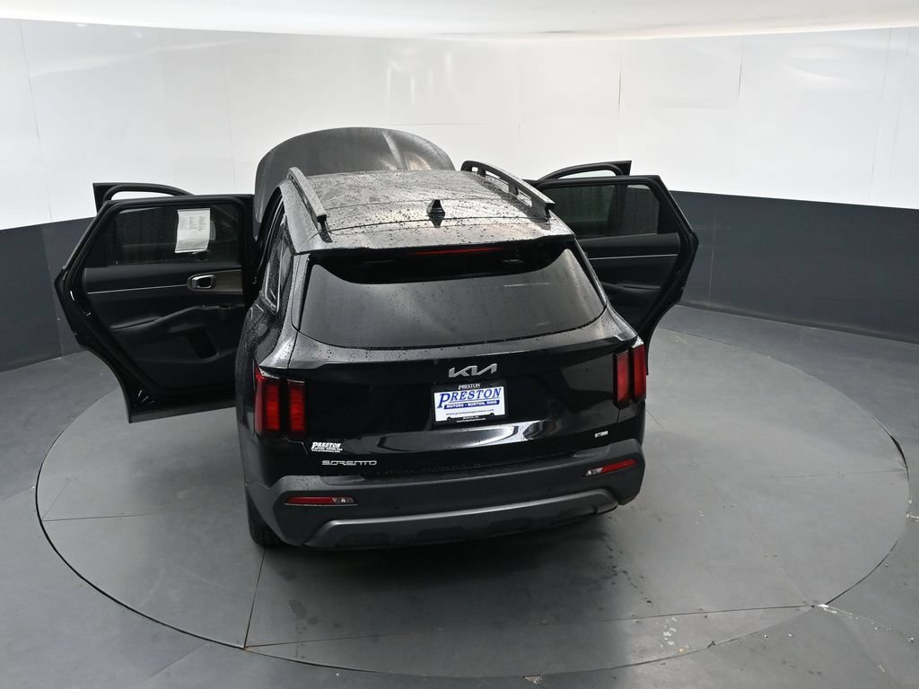 Certified 2023 Kia Sorento S w/ Panoramic Sunroof Package AWD/4WD image 18