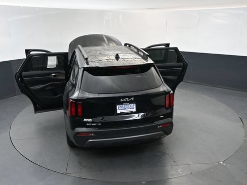 Certified 2023 Kia Sorento S w/ Panoramic Sunroof Package AWD/4WD image 18
