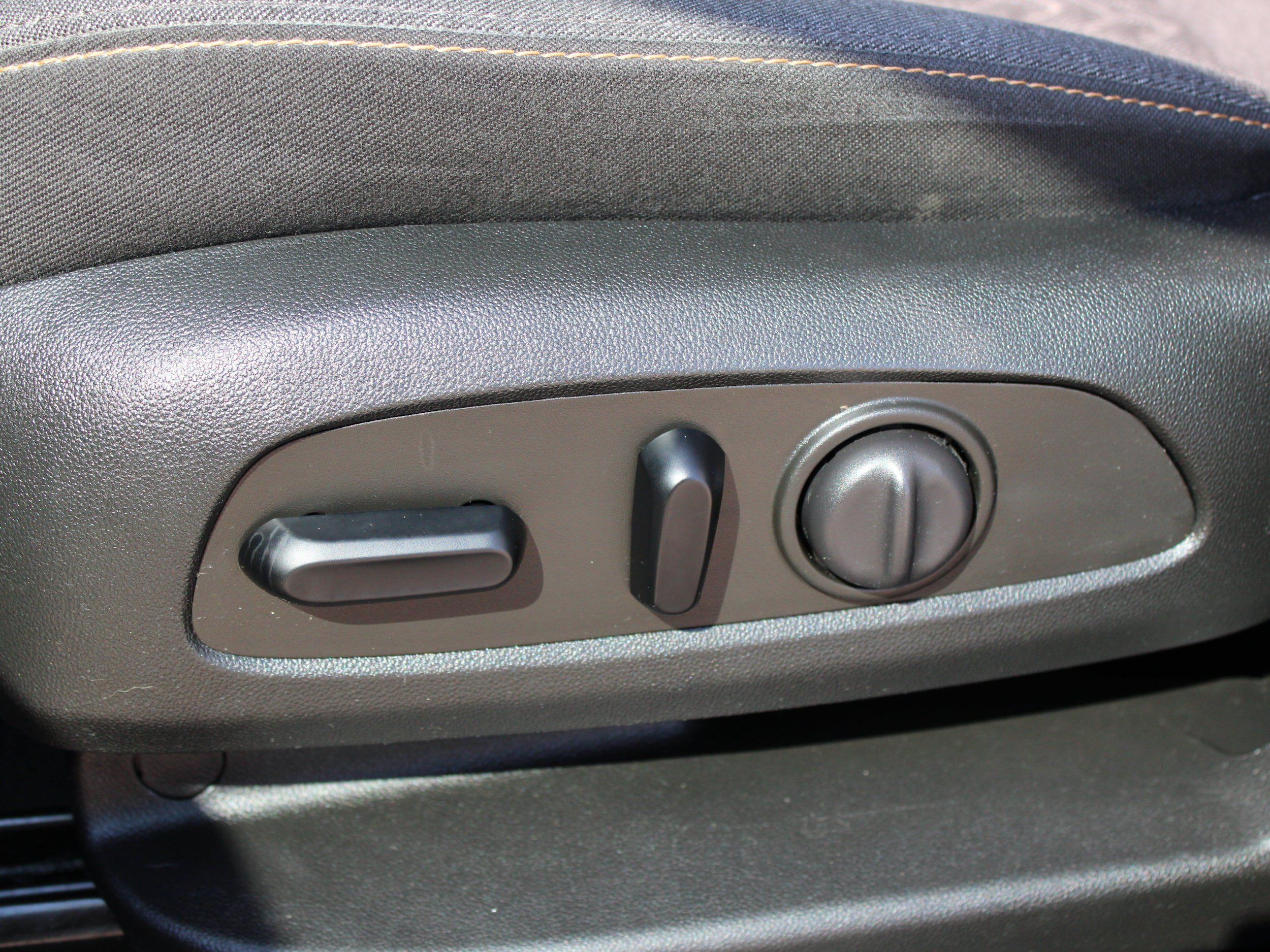 Used 2023 Chevrolet Equinox LT FWD image 32