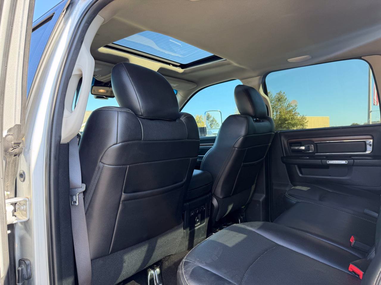 Used 2016 RAM 2500 Laramie AWD/4WD image 11