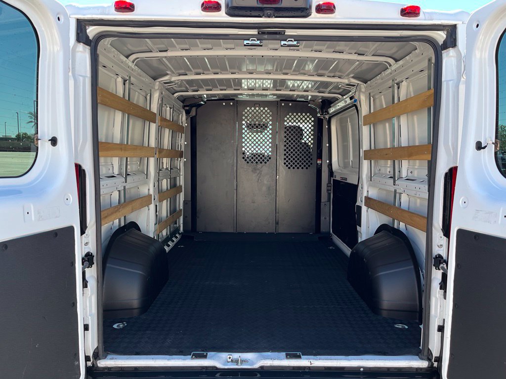 Used 2025 RAM ProMaster 2500 w/ U-Haul Equipment Group FWD image 17