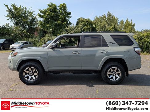 Certified 2023 Toyota 4Runner TRD Off-Road AWD/4WD image 6