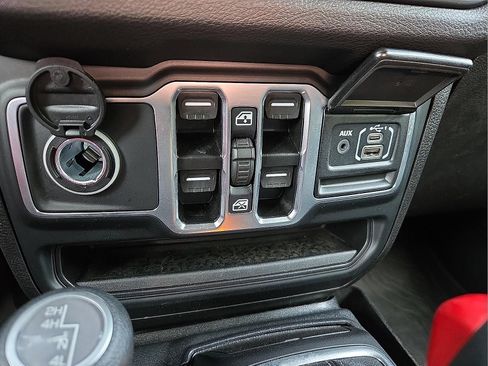 Used 2024 Jeep Gladiator Sport AWD/4WD image 18