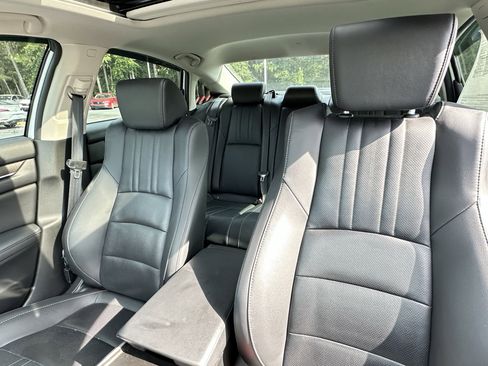 Used 2021 Honda Accord Touring image 8