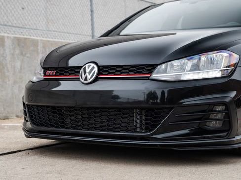 Used 2021 Volkswagen Golf S image 22