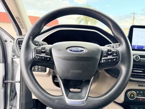 Used 2020 Ford Escape SE image 11