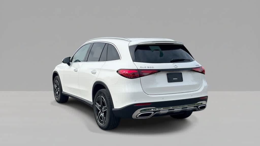 Used 2026 Mercedes-Benz GLC 300 4MATIC image 3