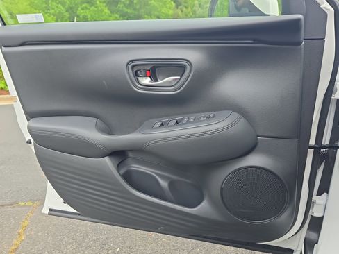 New 2026 Honda HR-V LX image 25