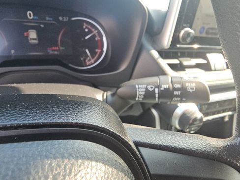 Certified 2025 Toyota RAV4 XLE AWD/4WD image 13