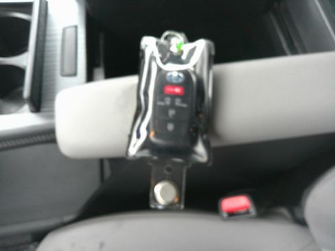 Used 2025 Toyota Sienna LE image 37