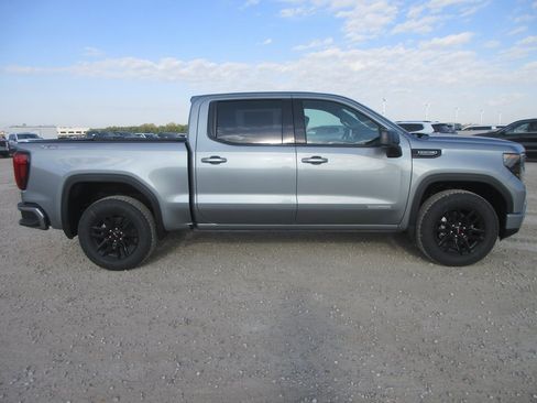 New 2026 GMC Sierra 1500 Elevation image 3