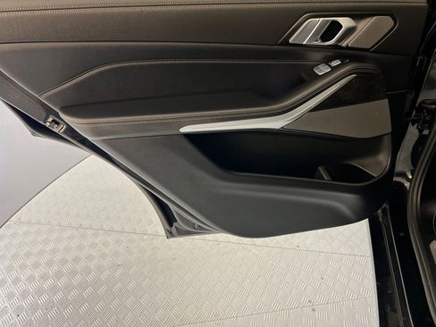 Certified 2023 BMW X7 xDrive40i w/ Premium Package image 32