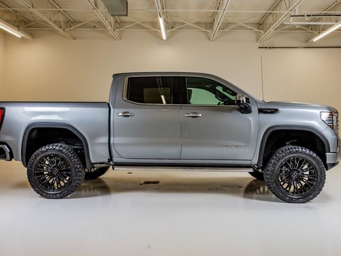 Used 2023 GMC Sierra 1500 Denali Ultimate AWD/4WD image 11