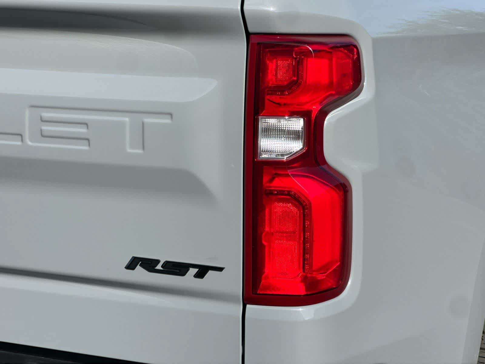 Used 2025 Chevrolet Silverado 1500 RST w/ Z71 Off-Road Package AWD/4WD image 27