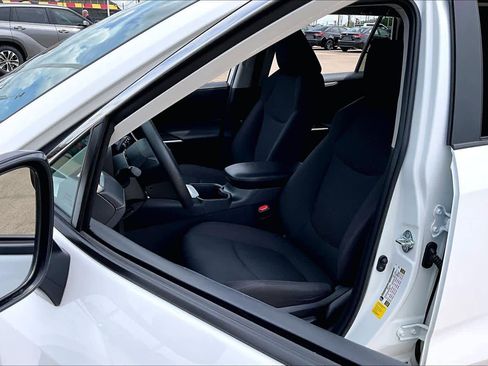 Used 2023 Toyota RAV4 LE image 8