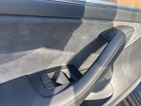 Used 2023 Tesla Model 3 Performance image 22