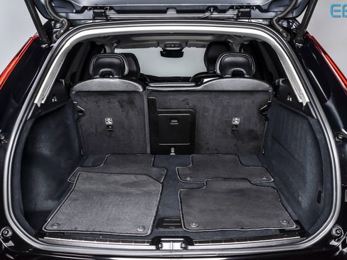 Used 2025 Volvo XC60 B5 Plus image 14