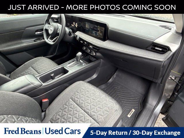 Certified 2025 Nissan Kicks SV AWD/4WD image 17