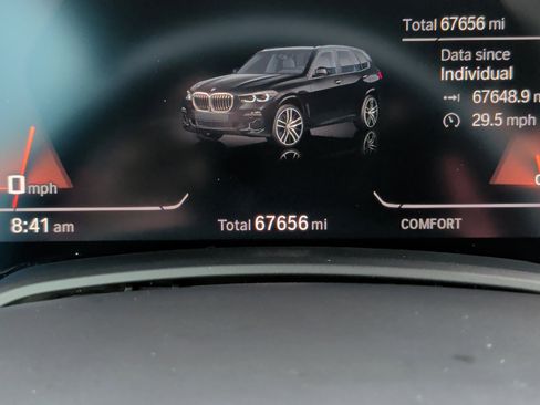 Used 2021 BMW X5 M50i image 15