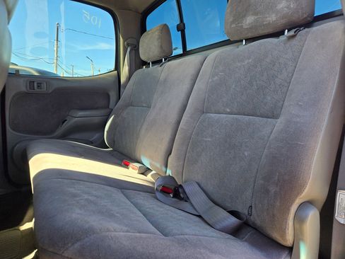 Used 2004 Toyota Tacoma PreRunner image 13