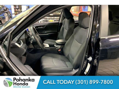 Used 2025 Toyota RAV4 XLE image 18