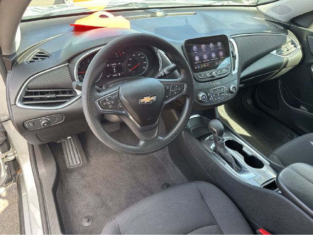 Used 2021 Chevrolet Malibu LT FWD image 5