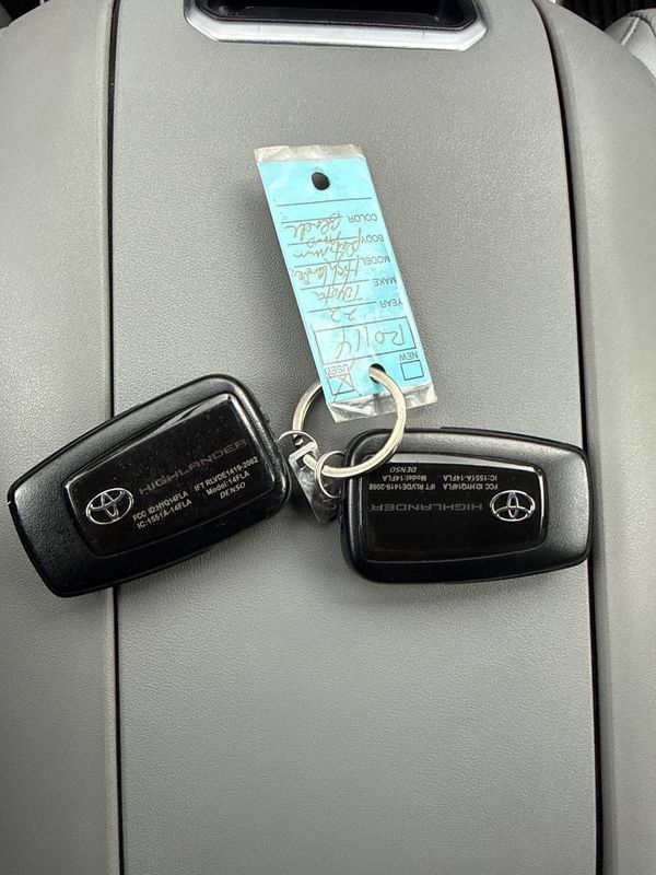 Used 2022 Toyota Highlander Platinum AWD/4WD image 40