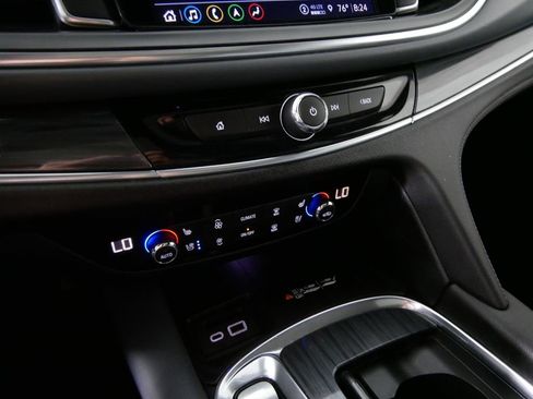 Used 2023 Buick Enclave Premium image 30