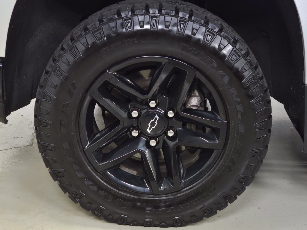 Used 2021 Chevrolet Silverado 1500 Custom Trail Boss w/ LPO, Dark Essentials Package AWD/4WD image 10