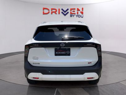 New 2025 Nissan Kicks SR