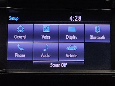 Used 2018 Toyota RAV4 LE FWD image 25