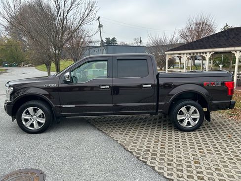 Used 2018 Ford F150 Platinum w/ Equipment Group 701A Luxury image 8