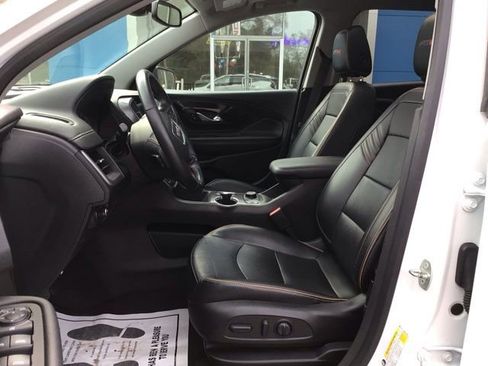 Used 2022 GMC Terrain AT4 w/ Infotainment Package II image 11