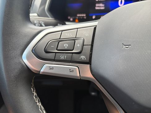 Used 2023 Volkswagen Tiguan SE w/ Panoramic Sunroof Package FWD image 15