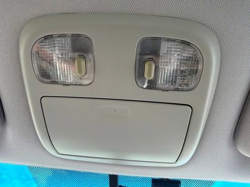 Used 2012 Lincoln MKZ FWD image 34
