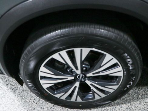 Used 2023 Nissan Rogue SV FWD image 11